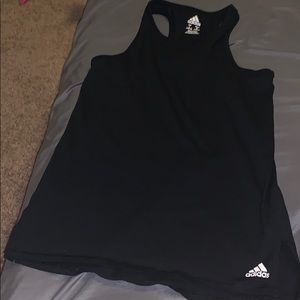 Addis’s tank top